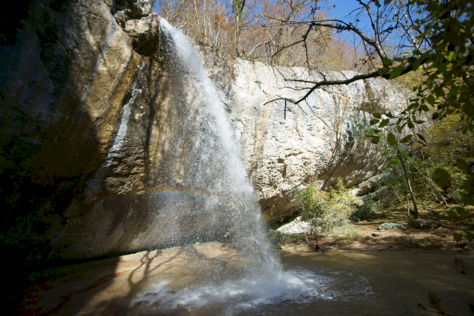 Водопад Козырек в Байдарской долине