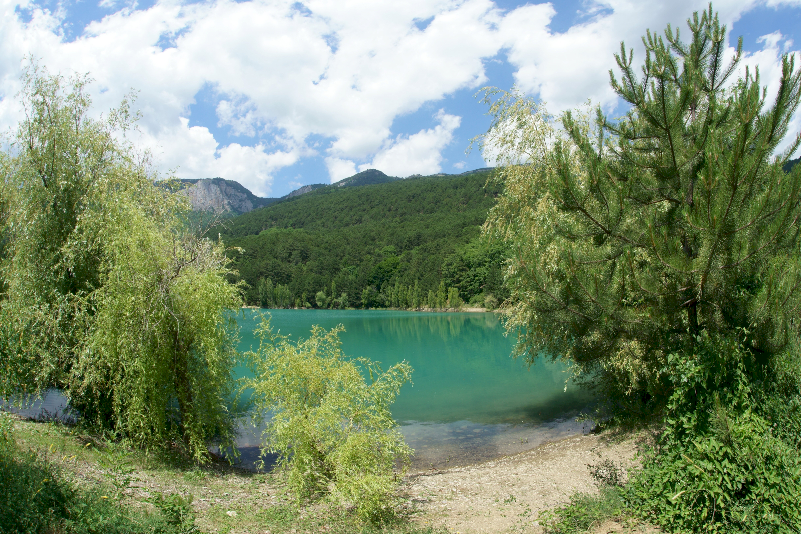 Бирюзовое озеро (водохранилище Юбилейное)