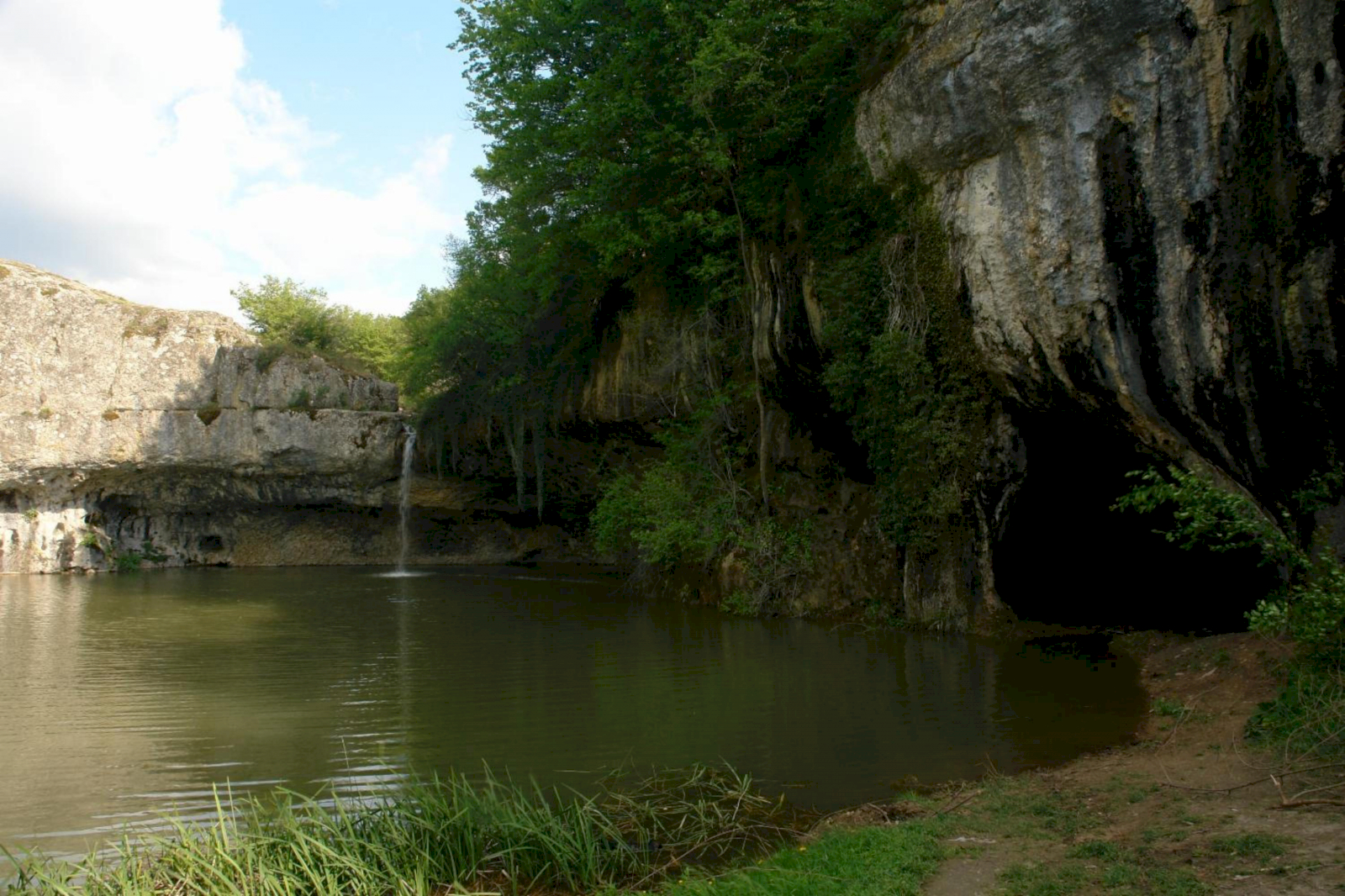 Водопад Мердвень-Тобе и пещера Коба-Чаир