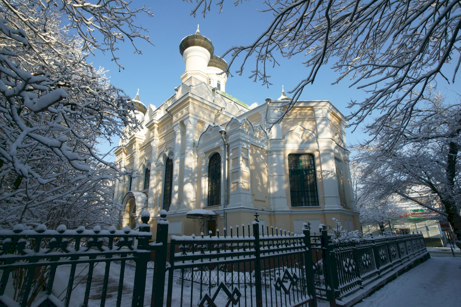 Церковь Трех Святителей в Симферополе